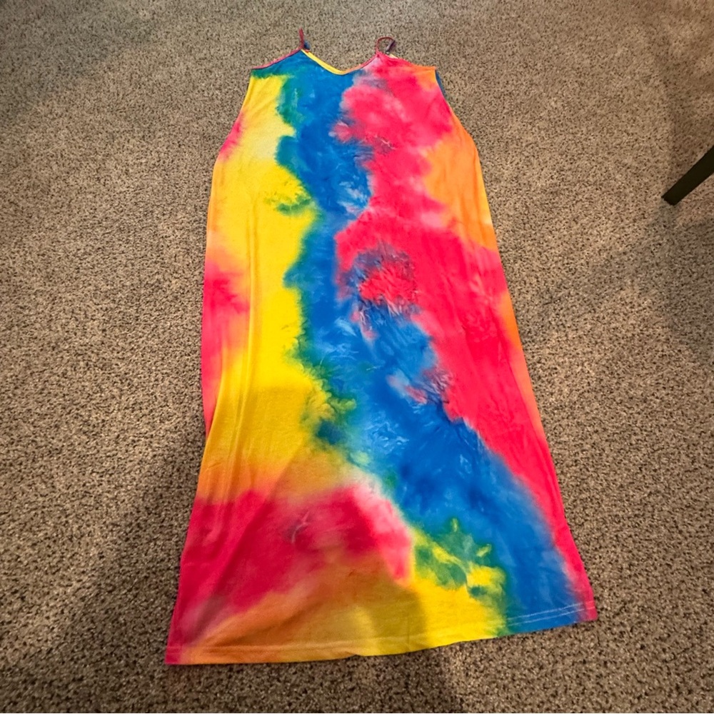 Vibrant Tie-Dye Maxi Dress - Picture 2 of 8
